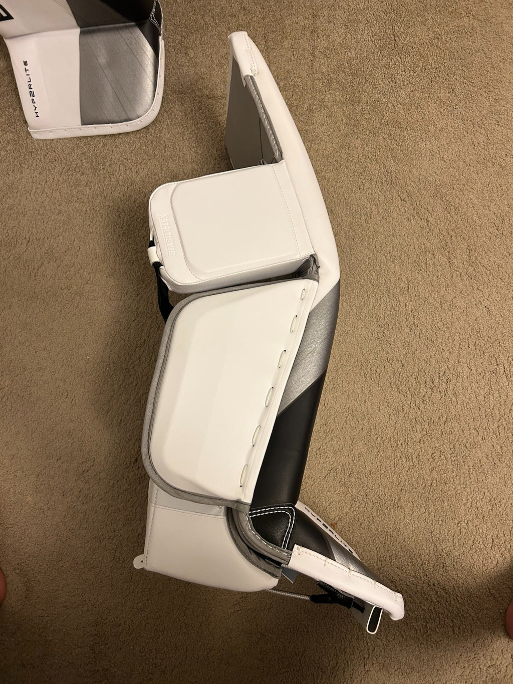 (*NEW*) Bauer Hyperlite 2 Pro Stock Leg Pads